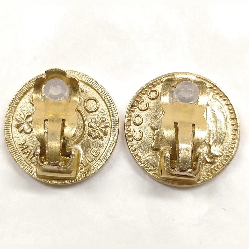 ❌SOLD❌Chanel Coin Earrings - Picture 3 of 10